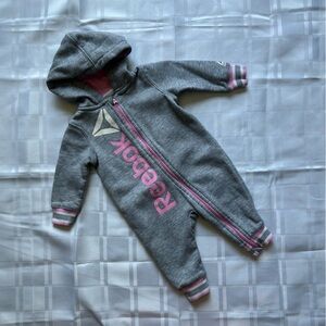 3 for $20 🐣 Reebok Grey & Pink Zipper Closure Hooded Jumper Outfit